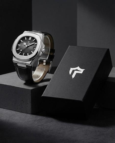 Reloj Podagra (corea de cuero)